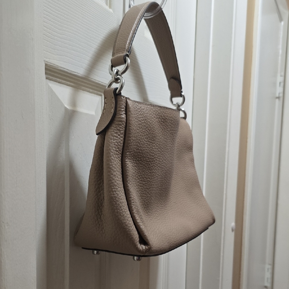 Coach Tan Shoulder Bag with Slouchy Design - Picture 2 of 4